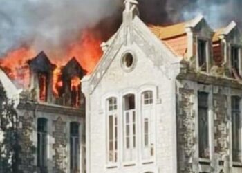 Bombeiros combatem incêndio nos Pavilhões do Parque das Caldas da Rainha