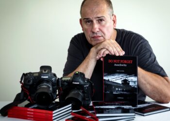 Livro “Do not Forget Auschwitz”, de José Lorvão, apresentado na Casa da Imprensa