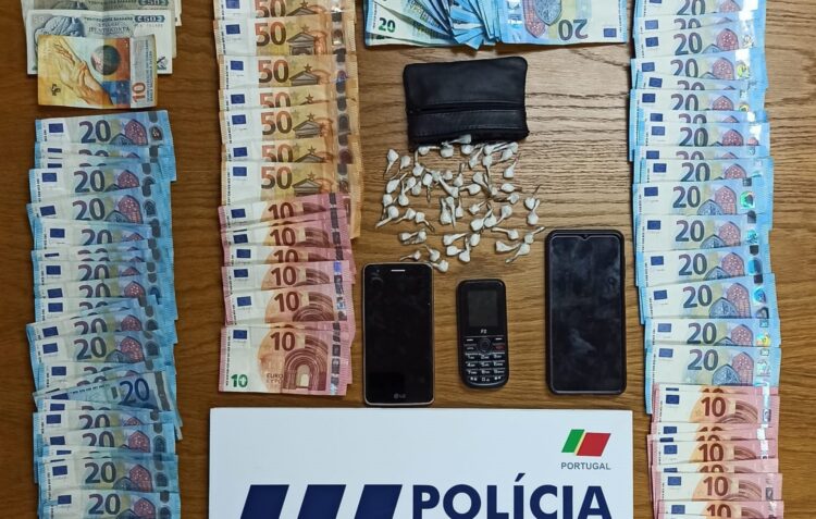 Casal de Lisboa detido quando vendia droga na Marinha Grande