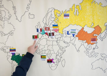 Escolas adaptam-se para receber vaga de alunos de outros países