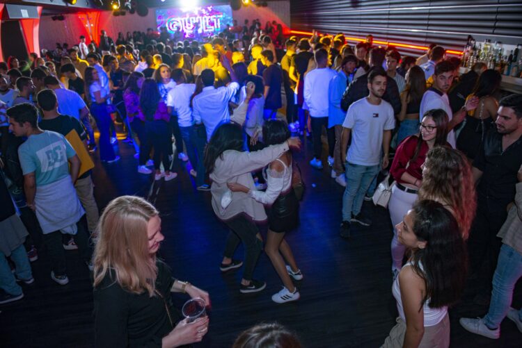 Vídeo nas redes sociais mostra agressões na discoteca Guilt