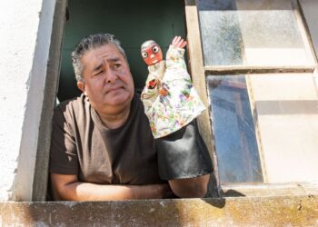 Companhia de Alcobaça edita livro sobre o teatro Dom Roberto