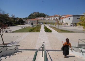 Câmara de Leiria mantém IMI no mínimo e IRS no máximo