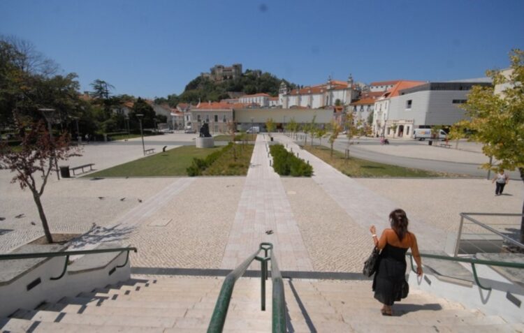 Câmara de Leiria mantém IMI no mínimo e IRS no máximo