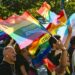 Comunidade LGBTQIAP+ denuncia ter sido alvo de arremesso de ovos
