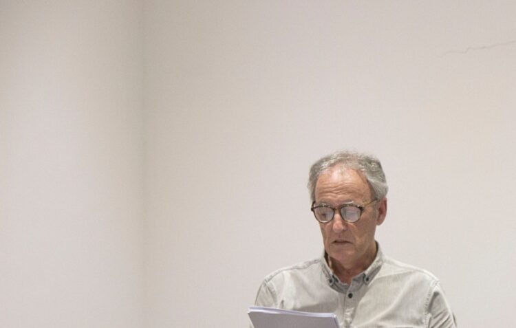 Carlos Lopes Pires e a poesia de azedas e margaridas