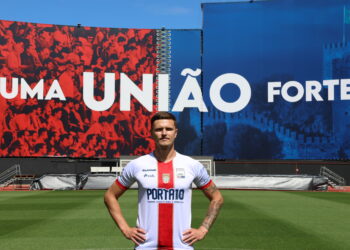 Defesa Vitalii Lystsov regressa à União de Leiria por uma temporada