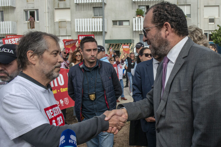Protestos de professores deram as ‘boas-vindas’ ao ministro da Educação no Centro Escolar de Marrazes