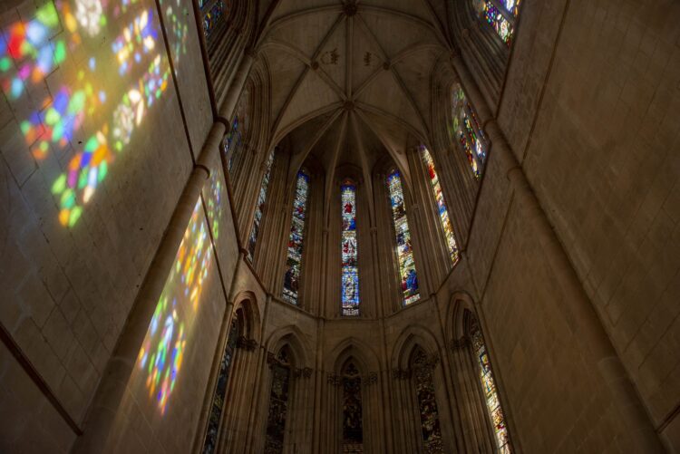 Mosteiro da Batalha recebe Polifonias, arte romena e visitas às gárgulas
