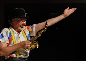 Acaso para todas as idades. Três dias com teatro, dança, circo e uma caixa mágica vinda de Espanha
