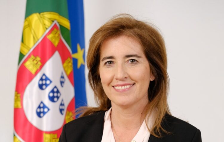 Ministra Ana Mendes Godinho visita hoje a Batalha e Leiria