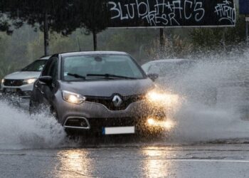 Em Leiria, fortes chuvadas e vento provocaram inundações, quedas de árvores e de estruturas