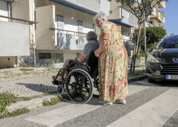 Barreiras arquitectónicas nos Capuchos, Leiria, obrigam ex-futebolista a fazer “gincana