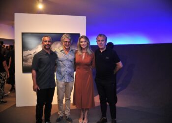 Ondas da Praia do Norte em exposição no Brasil