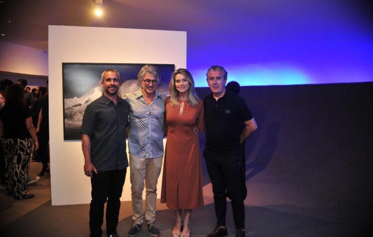 Ondas da Praia do Norte em exposição no Brasil
