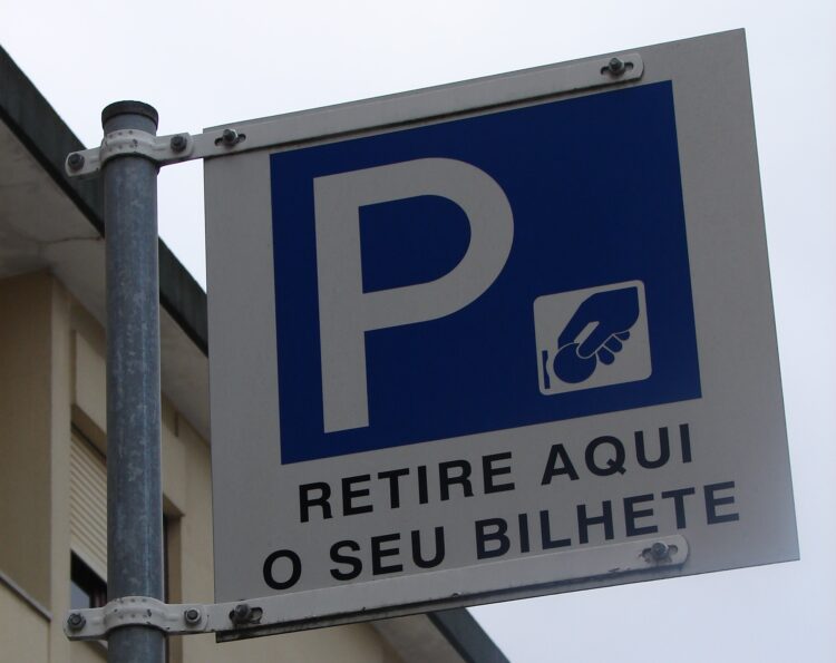 Fátima vai ter mais estacionamento pago a partir de 15 de Novembro