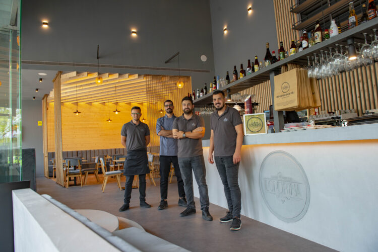 Taberna Londrina abriu hoje em Leiria e o prato principal, dizem-nos, é “a melhor francesinha do mundo”