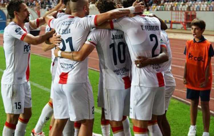 União de Leiria empata com CD Tondela nos descontos