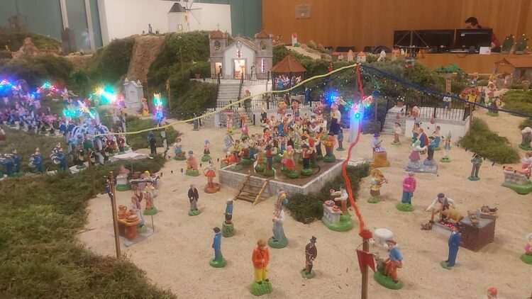 Presépio com 2000 figuras de regresso à Marinha Grande
