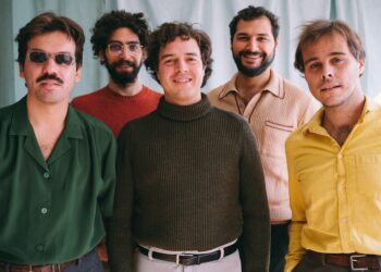 Antes do próximo álbum, os Capitão Fausto tocam em Ourém