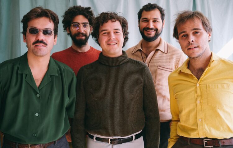 Antes do próximo álbum, os Capitão Fausto tocam em Ourém