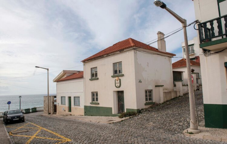 Obras em edifícios do Estado no distrito para fins turísticos não saem do papel