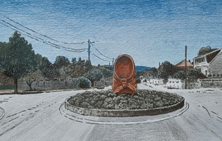 Fátima presta homenagem às mulheres com peça de arte urbana