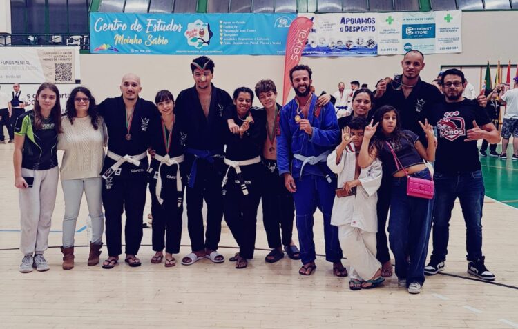 Lobos de Leiria conquistam nove medalhas em torneio de jiu-jítsu