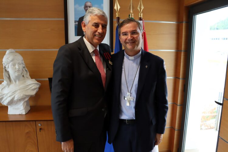 Presidente da Câmara de Ourém condecorado pelo Vaticano