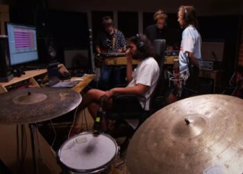 Omnilab lança hoje o mini-doc e as quatro músicas da primeira edição