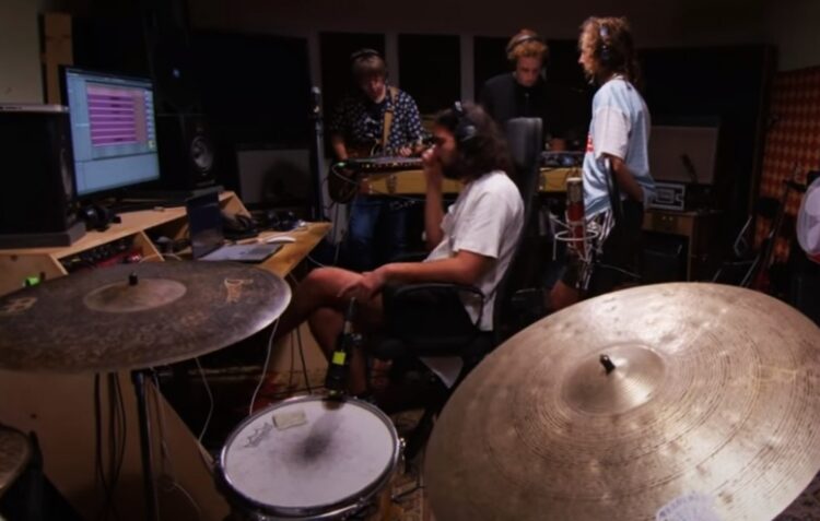Omnilab lança hoje o mini-doc e as quatro músicas da primeira edição