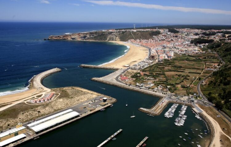 Porto da Nazaré faz 40 anos e recebe esculturas