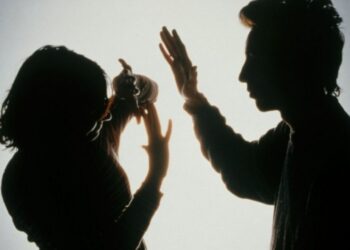 Falta de casas e dificuldades financeiras silencia vítimas de violência doméstica