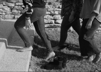 pés 54’ em 4,5’ alerta para a violência doméstica contra mulheres