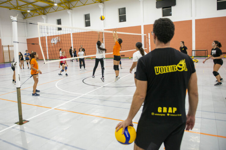 Em apenas um ano, voleibol conquistou já uma centena de atletas em Leiria