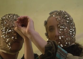 Liberdade, envelhecimento e um cão atado a uma corda no Mimo Video Art
