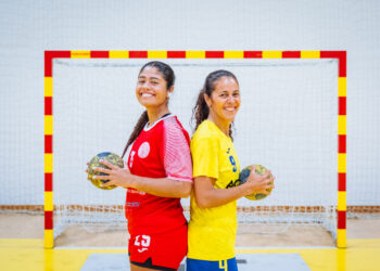 Após serem colegas de equipa, mãe e filha defrontam-se em campo