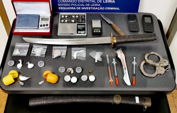 PSP de Leiria detém homem por tráfico de droga junto a escola primária