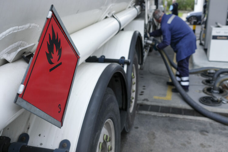Transportadoras somam prejuízos com furtos de combustíveis