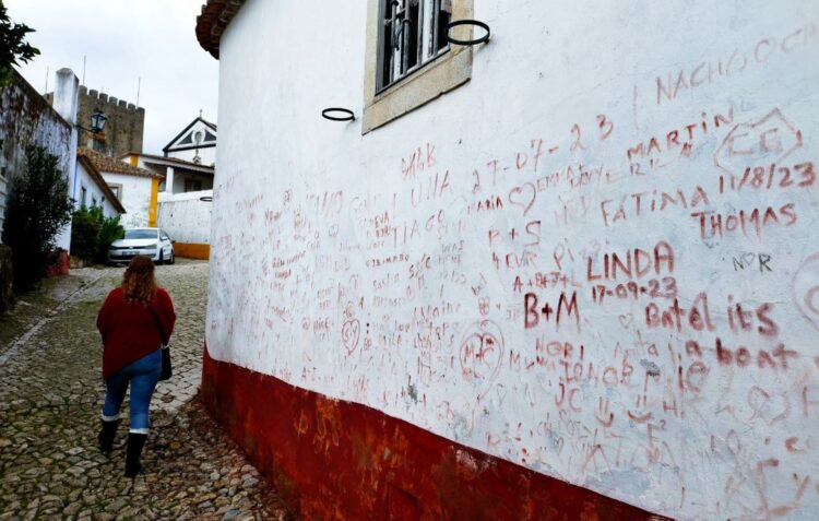 Taxa turística de Óbidos rendeu mais de meio milhão desde 2022