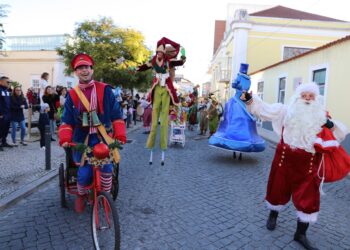 Crianças da Marinha Grande receberam Pai Natal