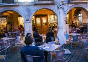 Uma noite com Boris Love para festejar os 18 anos do Praça Caffé