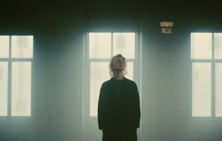 Surma lança EP de Natal em homenagem a Ryuichi Sakamoto