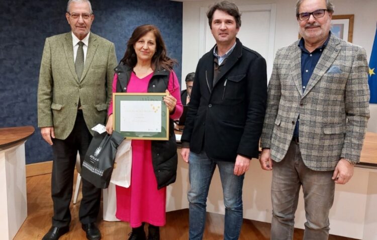 Flores D’ Encanto vence Concurso de Montras de Natal da Acilis