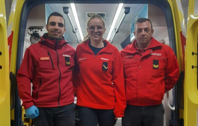 Bebé nasceu esta noite numa ambulância dos bombeiros da Marinha Grande