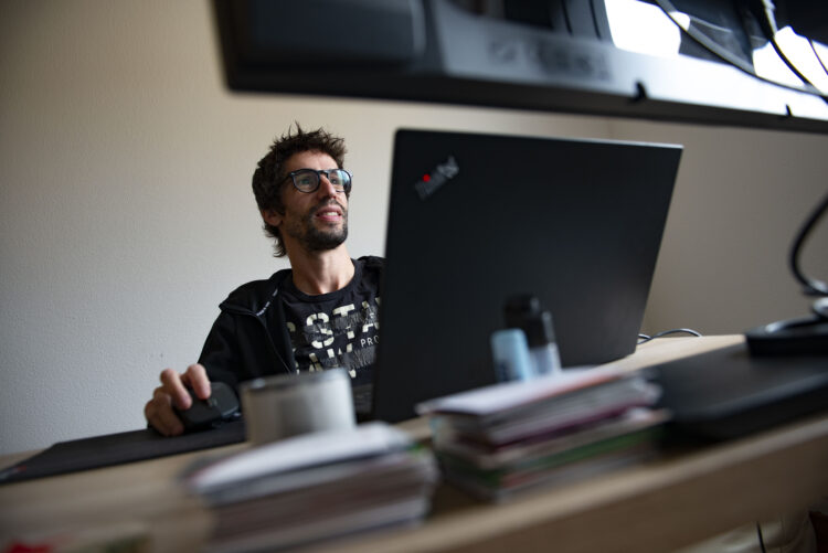Teletrabalho, uma tendência que veio para ficar, mas ainda a marcar passo na região
