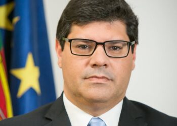 Walter Chicharro e Catarina Louro na lista  do PS pelo distrito liderada por Brilhante Dias