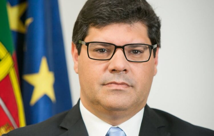 Walter Chicharro e Catarina Louro na lista do PS pelo distrito liderada por Brilhante Dias