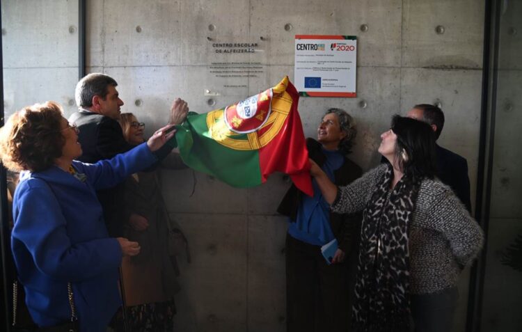 Centro Escolar de Alfeizerão foi inaugurado quarta-feira pela ministra da Coesão Territorial