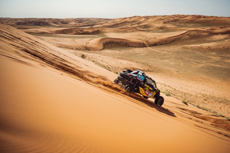 João Ferreira vence mais uma etapa e alcança segundo lugar no Dakar